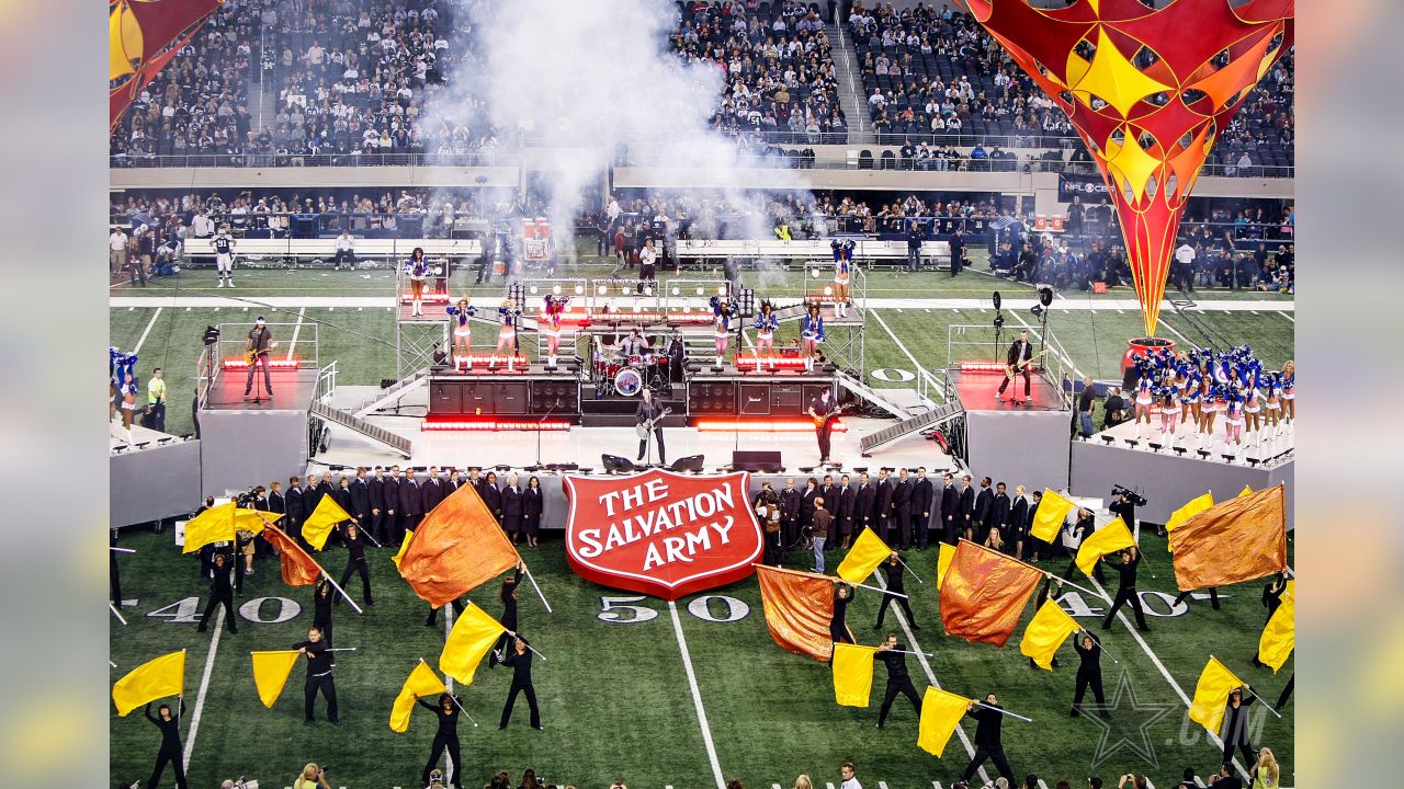 Arlington, United States. 24th Dec, 2022. The Dallas Cowboys Cheerleaders  perform their annual Christmas half-time show during their NFL game at AT&T  Stadium in Arlington, Texas on Saturday, December 24, 2022. The