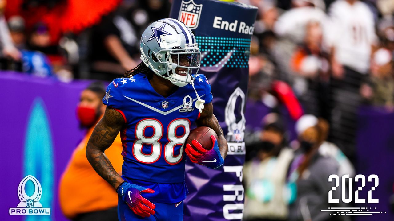 Players for the NFC compete in the Move the Chains event at the NFL Pro  Bowl, Sunday, Feb. 5, 2023, in Las Vegas. (AP Photo/John Locher Stock Photo  - Alamy