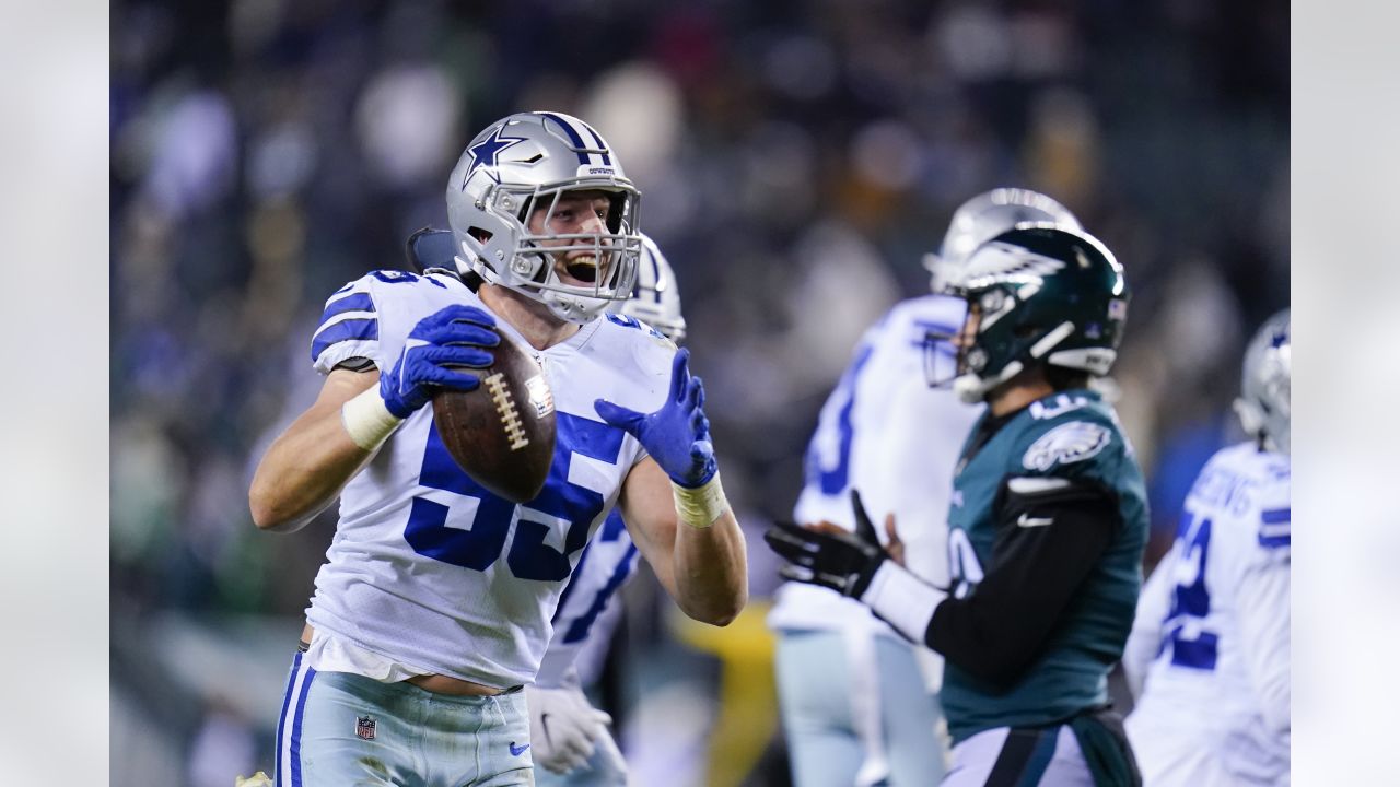 Philadelphia, Pennsylvania, USA. 8th Jan, 2022. Dallas Cowboys running back  Corey Clement (32) runs with the ball during the NFL game between the Dallas  Cowboys and the Philadelphia Eagles at Lincoln Financial