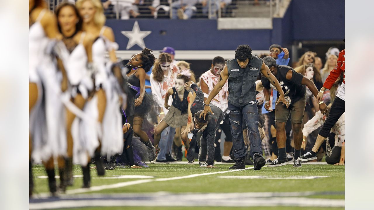 Dallas Cowboys Cheerleaders Spook-tacular Halftime