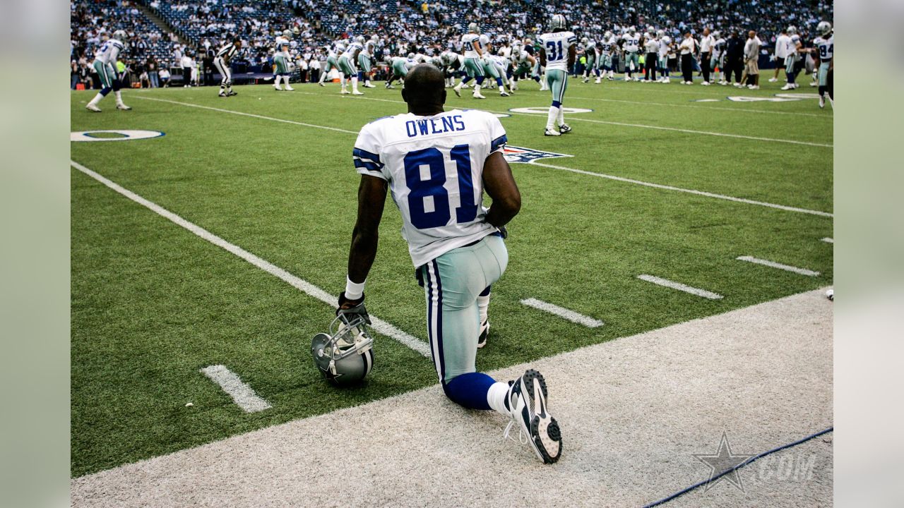 Dallas Cowboys wide receiver Terrell Owens (81) steps into the end