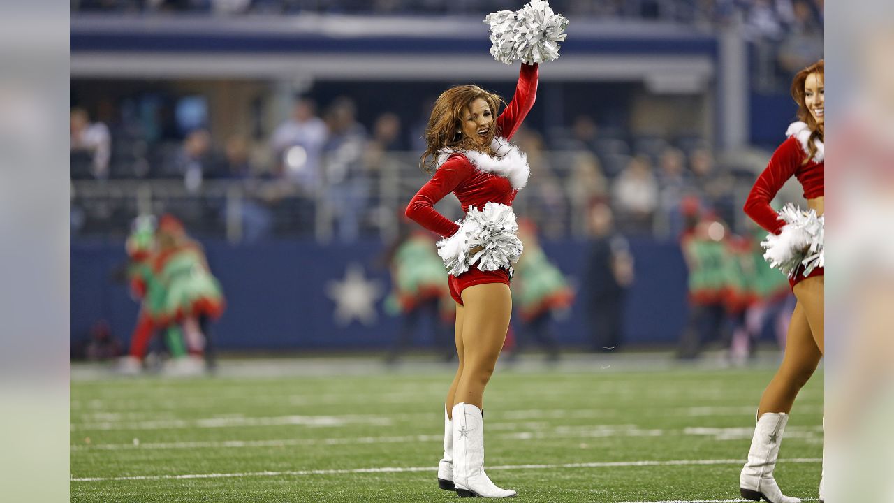 Dallas Cowboys Cheerleaders pay a Christmas visit to USAG …