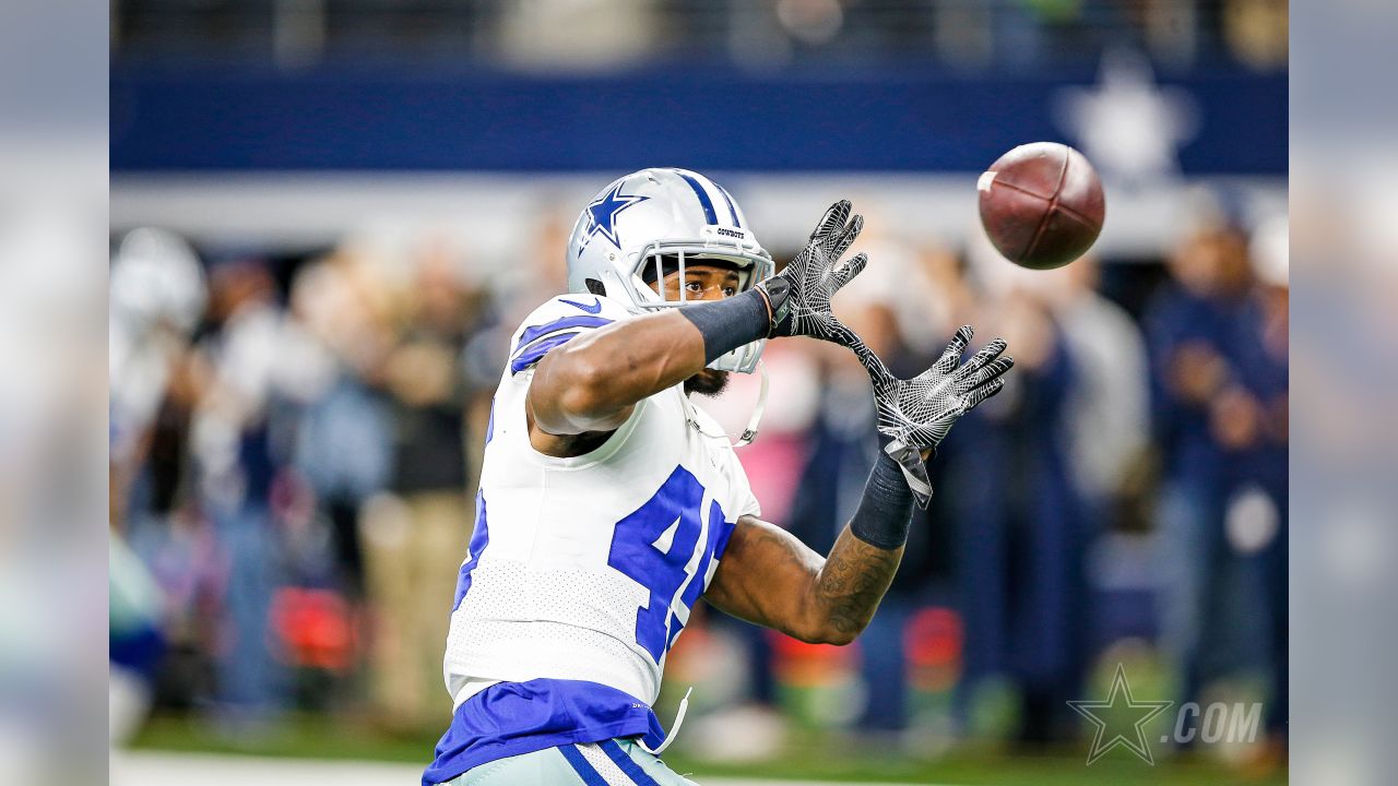 Seattle Seahawks linebacker Tyreke Smith (92) sacks Dallas Cowboys  quarterback Will Grier (15) during an NFL pre-season football game,  Saturday, Aug. 19, 2023 in Seattle. (AP Photo/Ben VanHouten Stock Photo -  Alamy