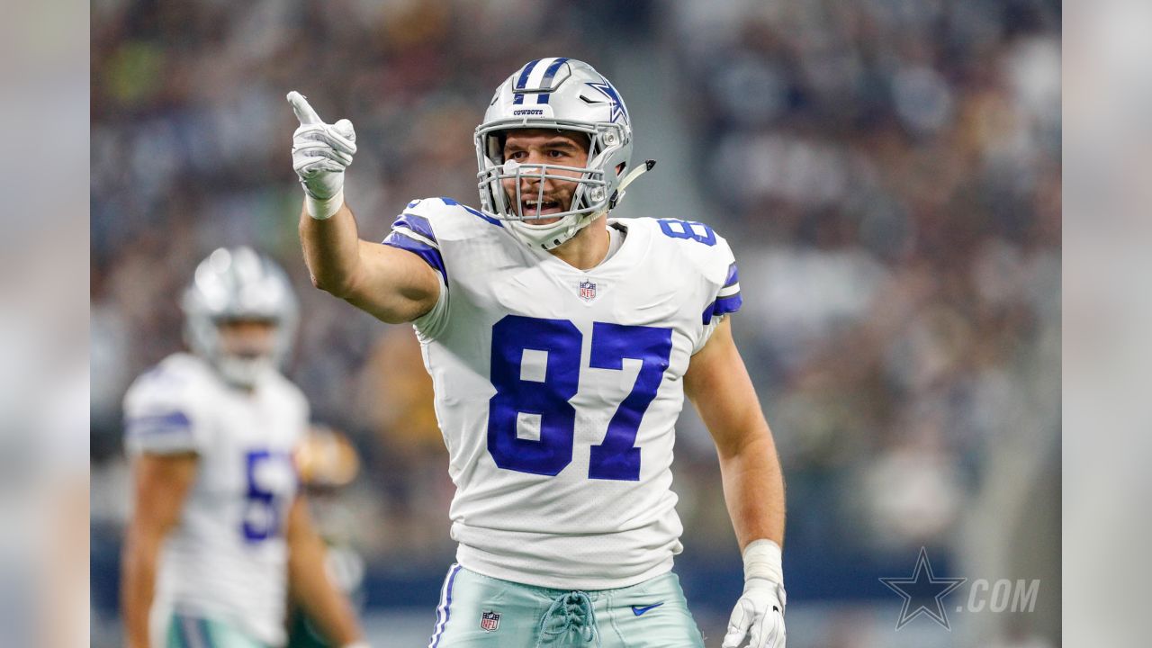 Dallas Cowboys tight end Geoff Swaim (87) celebrates with Dallas