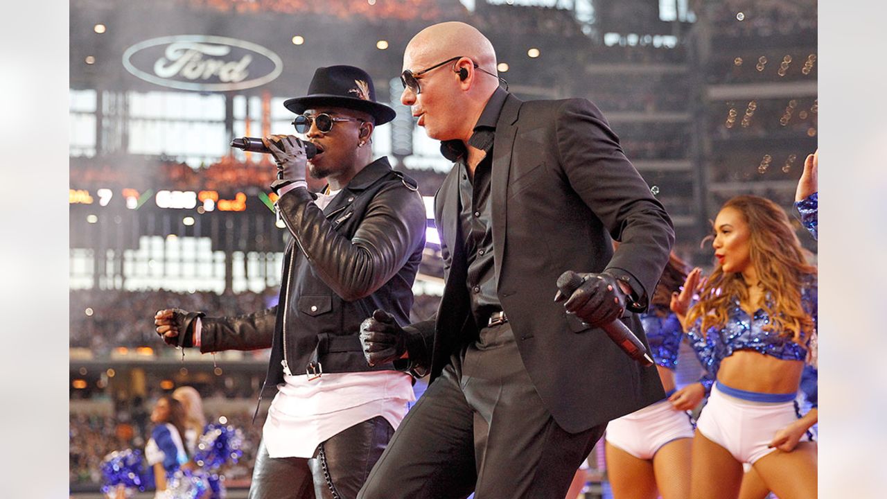 Pitbull is performing the Cowboys' Thanksgiving halftime show 