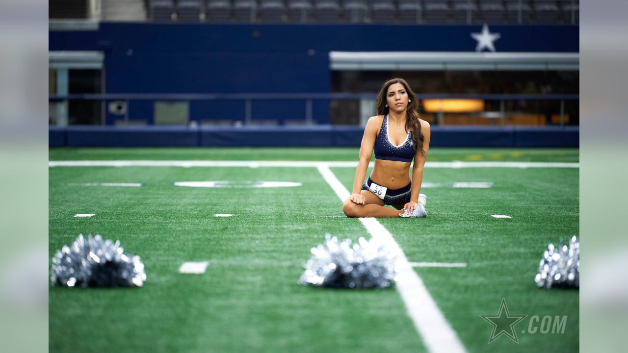 DALLAS COWBOY CHEERLEADER – SHE'S BREAKING IT DOWN !!! – ASA