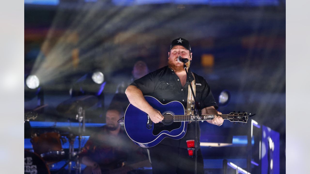 Luke Combs Salvation Army Red Kettle Campaign