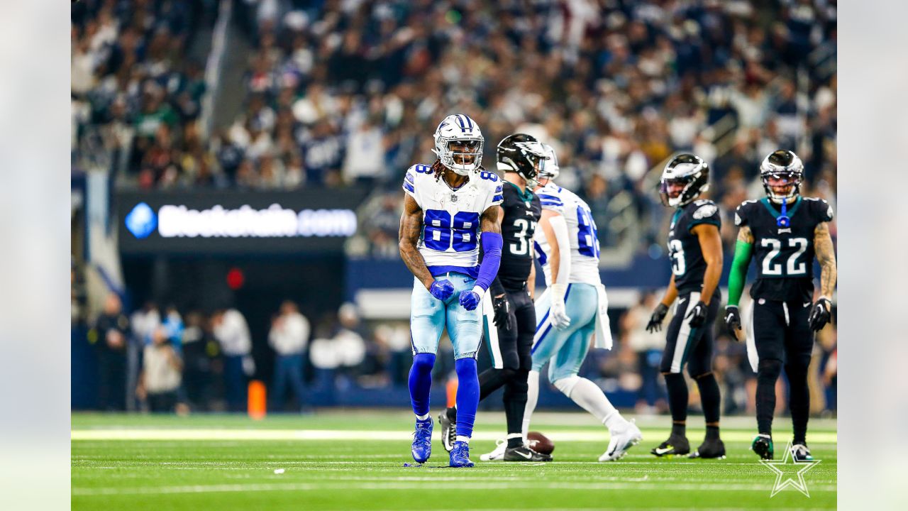 20,361 Eagles V Cowboys Stock Photos, High-Res Pictures, and