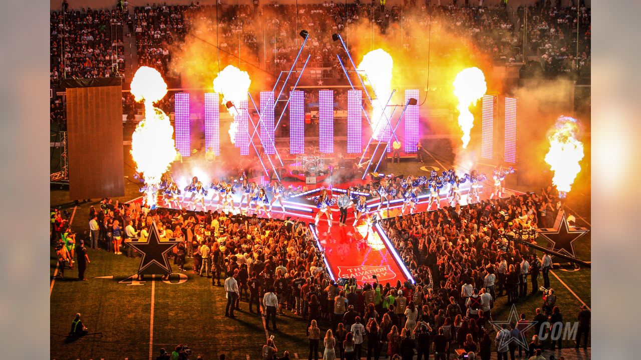 Throwback: Thomas Rhett Performs For Dallas Cowboys Halftime Show