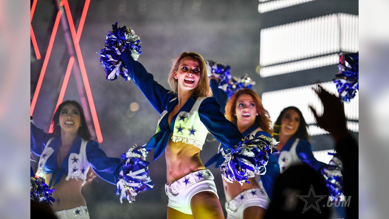 Throwback: Thomas Rhett Performs For Dallas Cowboys Halftime Show