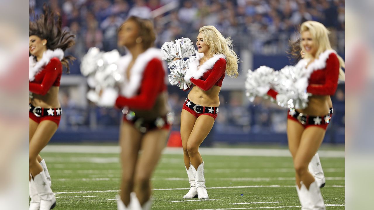 The countdown to Christmas - Dallas Cowboys Cheerleaders