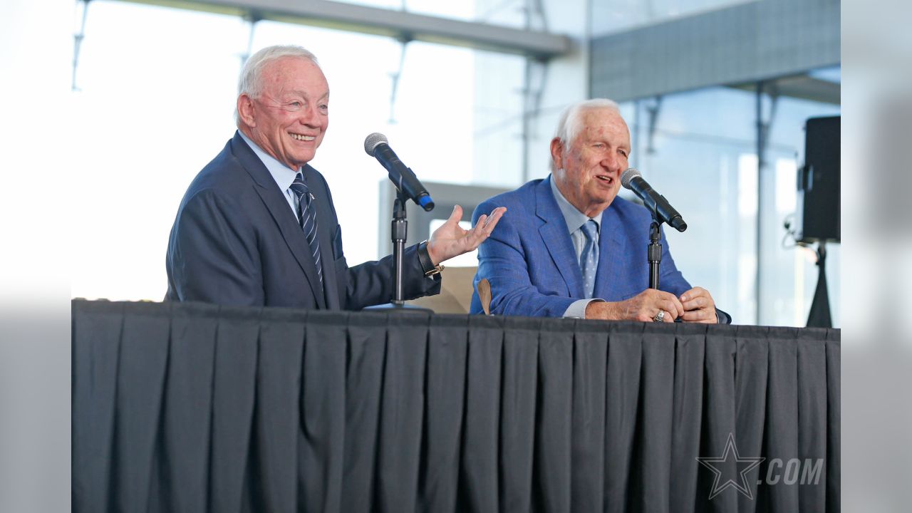 Gil Brandt is officially the 22nd member of the Dallas Cowboys Ring of  Honor - Blogging The Boys