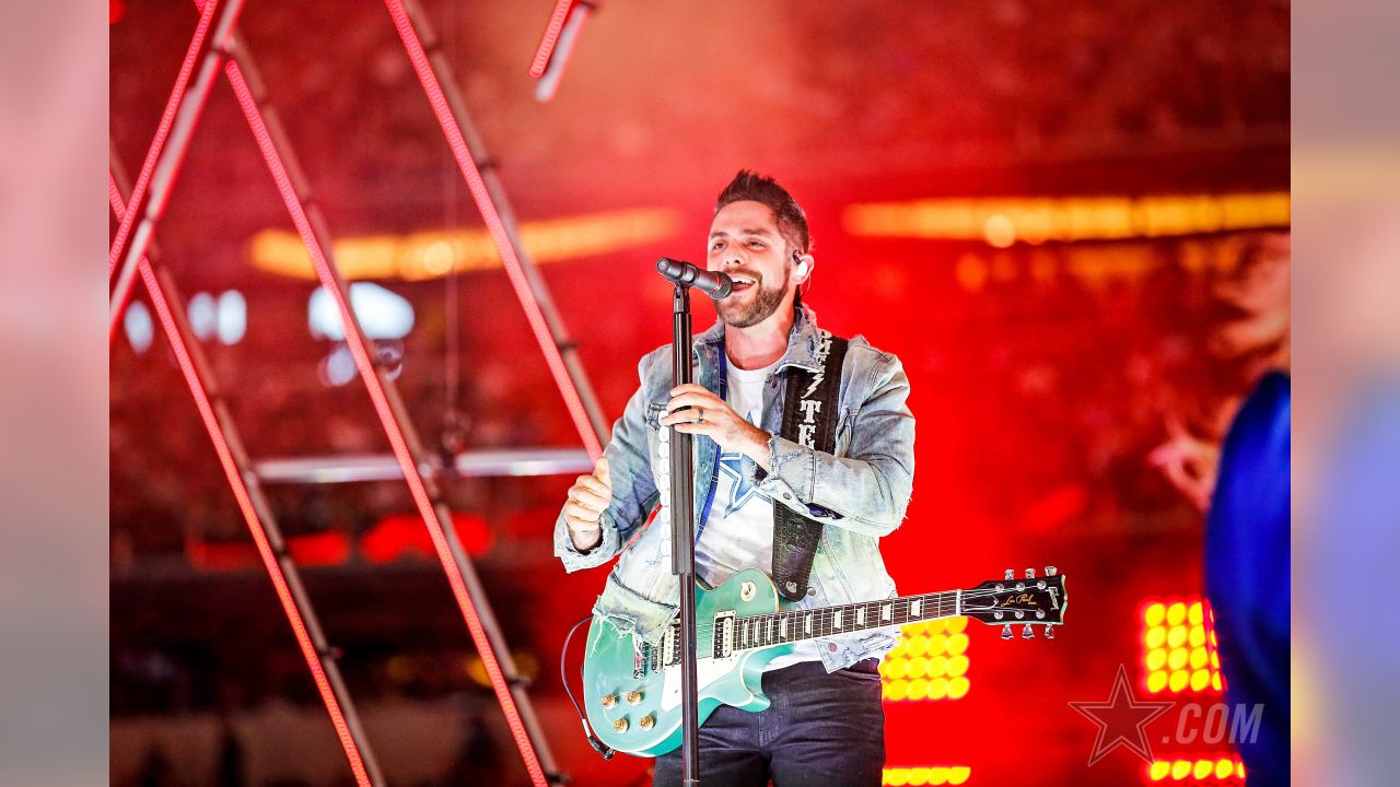 Throwback: Thomas Rhett Performs For Dallas Cowboys Halftime Show