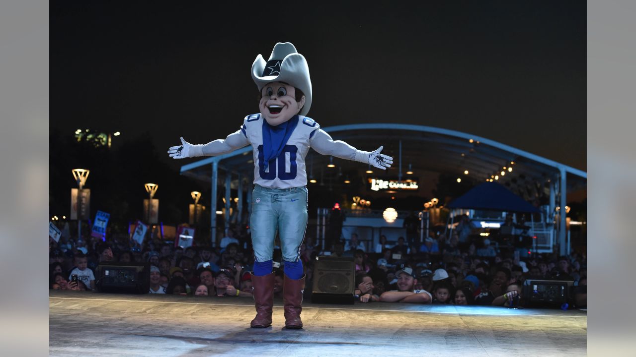 Dallas Cowboys Draft Day Events - DFWChild