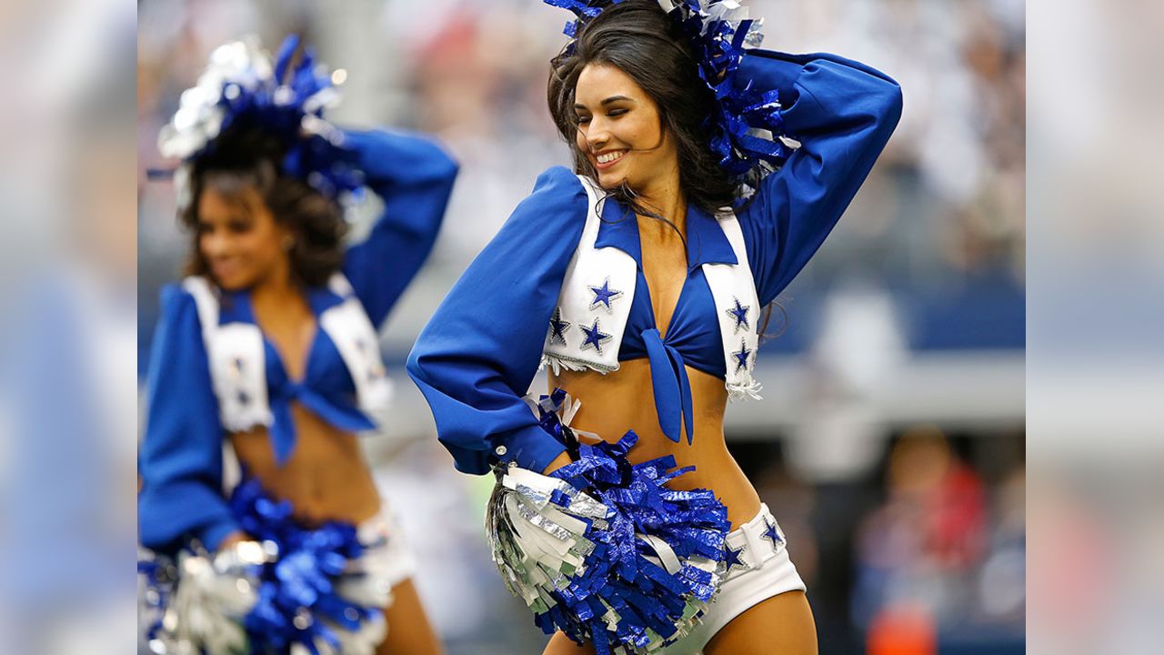 Dallas Cowboys Cheerleaders - Poms up for #GAMEDAY! 