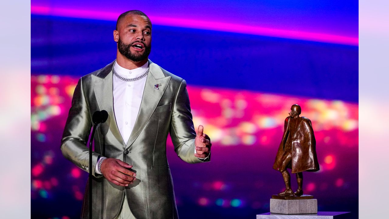 Dak Prescott wins Walter Payton Man of the Year Award