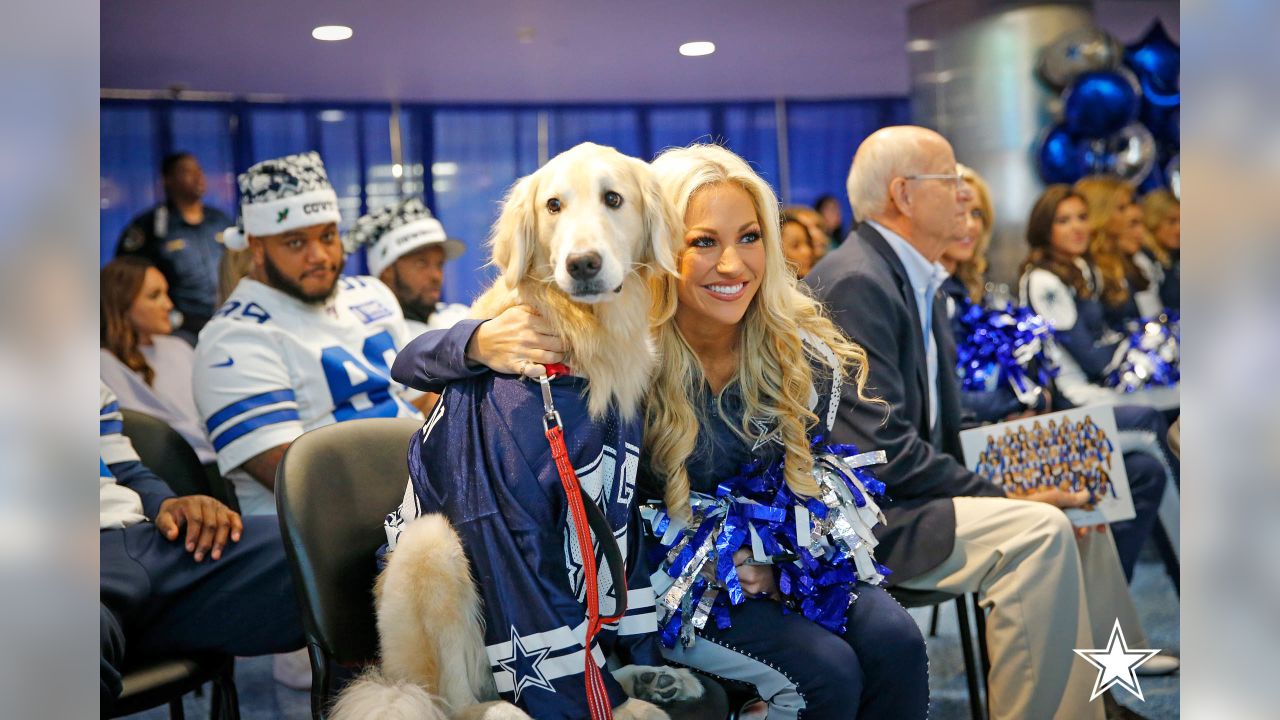 Dallas Cowboys cheerleaders visit fans at nursing home in Grand Saline