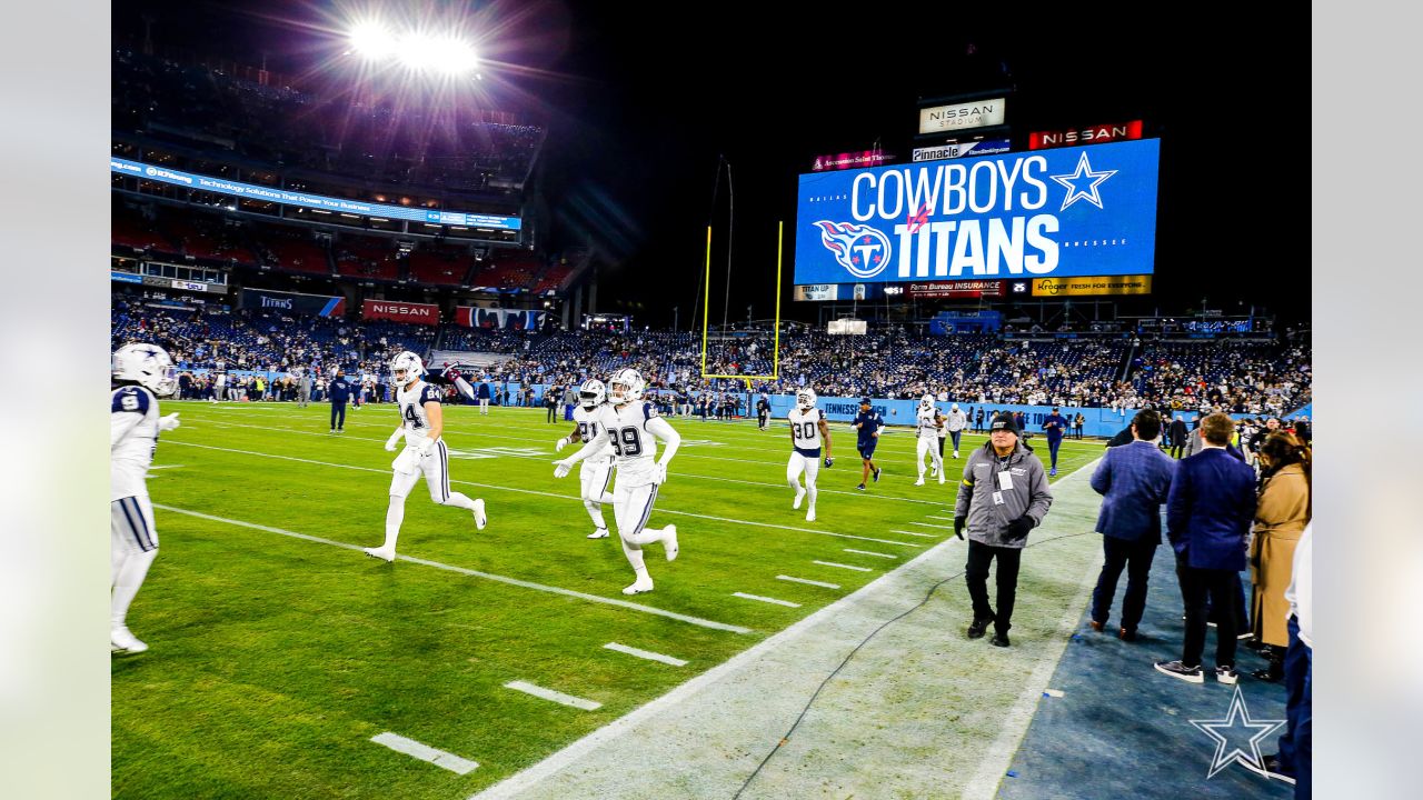 Dallas Cowboys fans against the Tennessee Titans at Nissan Stadium