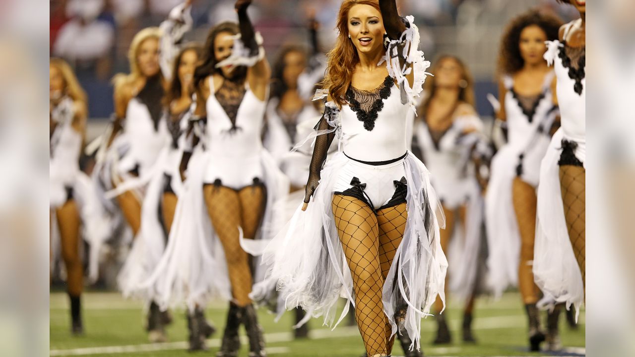 Dallas Cowboys Cheerleaders Spook-tacular Halftime