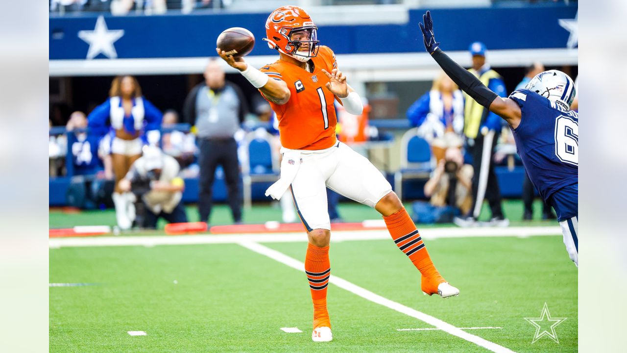 Photo: Dallas Cowboys vs Chicago Bears in Arlington, Texas - DAL20121001036  