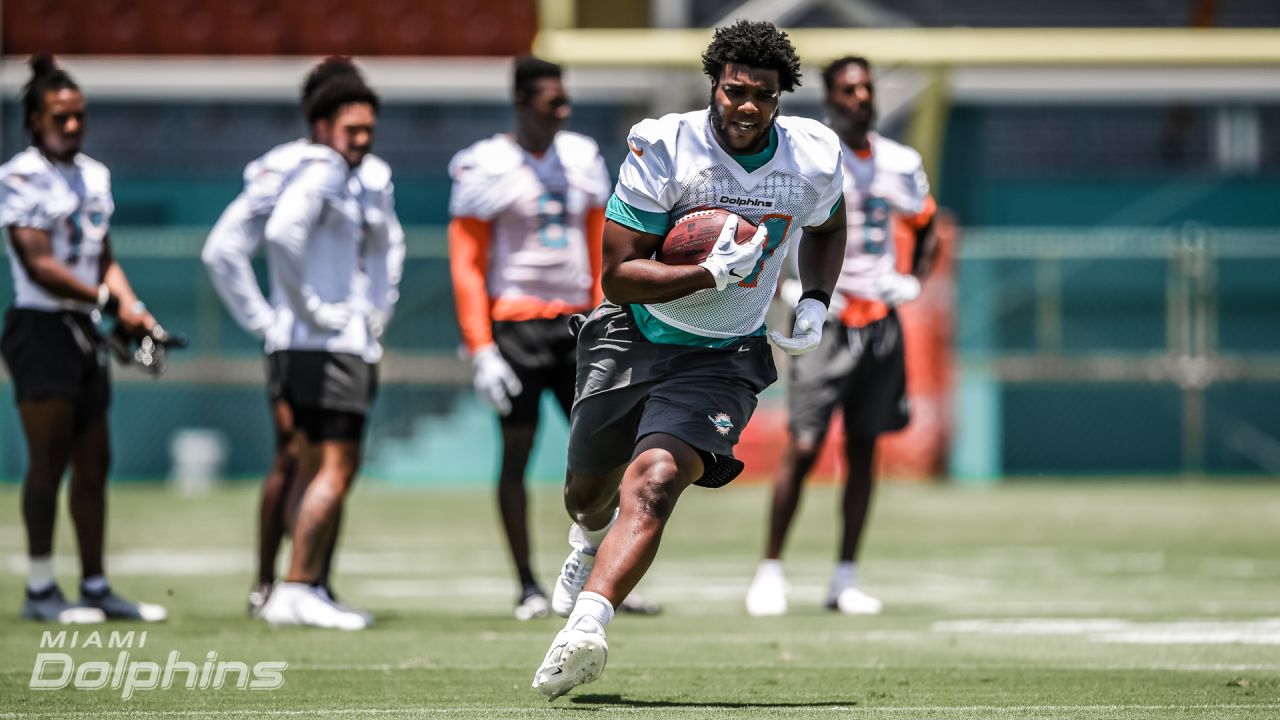 Miami Dolphins release fullback Carl Tucker from practice squad