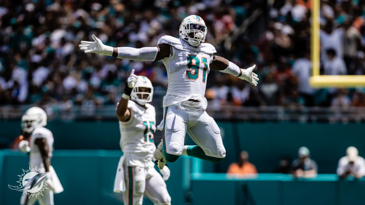 Miami Dolphins Handle New England Patriots in Week 1: The Five Biggest  Plays - Sports Illustrated Miami Dolphins News, Analysis and More