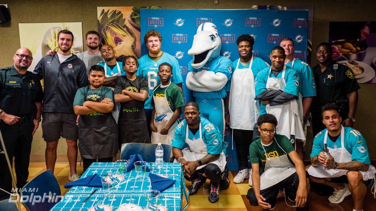 Miami Dolphins and Publix Partner To Host Dolphins Kids Cook-Off 