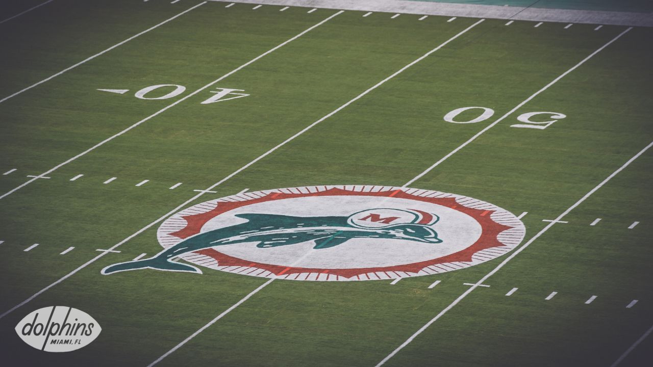 DOLPHINS DARKROOM: Throwback Uniforms & Field Gallery