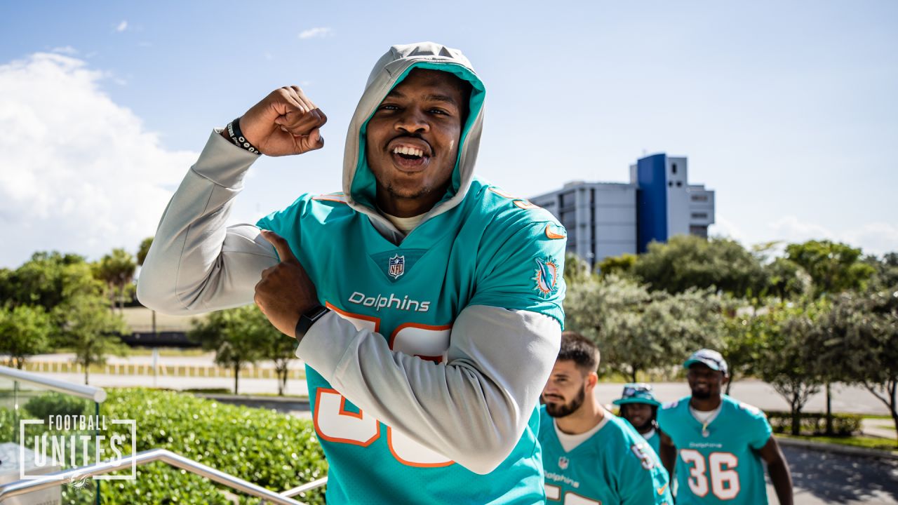 Miami Dolphins Celebrate Police Appreciation Week with Local