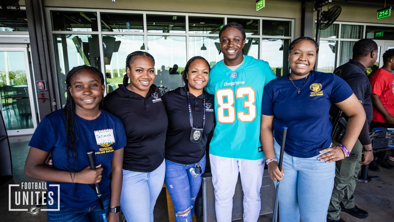 Miami Dolphins Celebrate Police Appreciation Week with Local