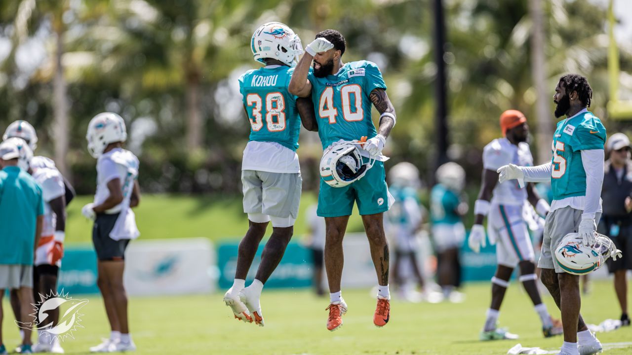 Miami Dolphins cornerback Noah Igbinoghene (9) waits on a kickoff