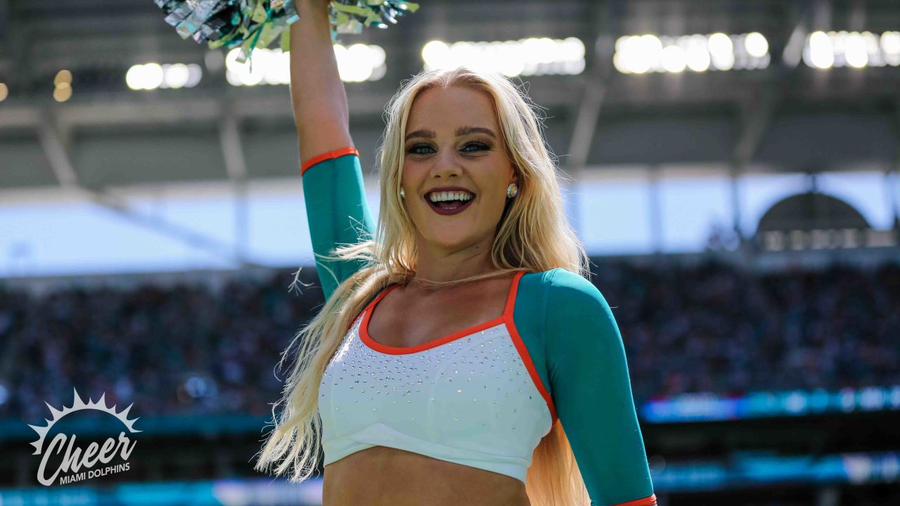 Miami Dolphins Cheerleaders Perform before The Miami Dolphins vs The New  England Patriots NFL Monday Night Football game at Sun Life Stadium Miami,  Florida - 12.09.11 Stock Photo - Alamy