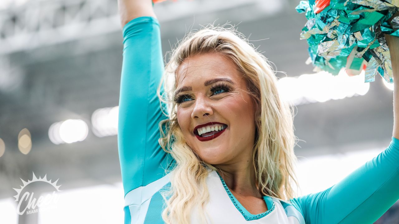 PHOTOS: Dolphins Cheer  Falcons vs. Dolphins - Week 7