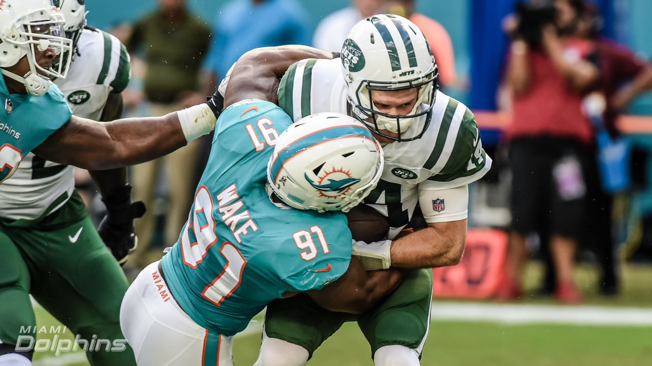 View photos from the Dolphins vs. Jets game.