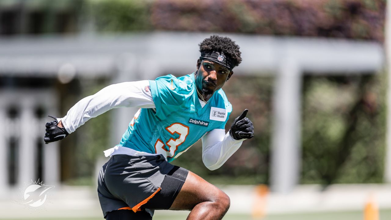 Miami Dolphins cornerback Tino Ellis (34) participates in drills