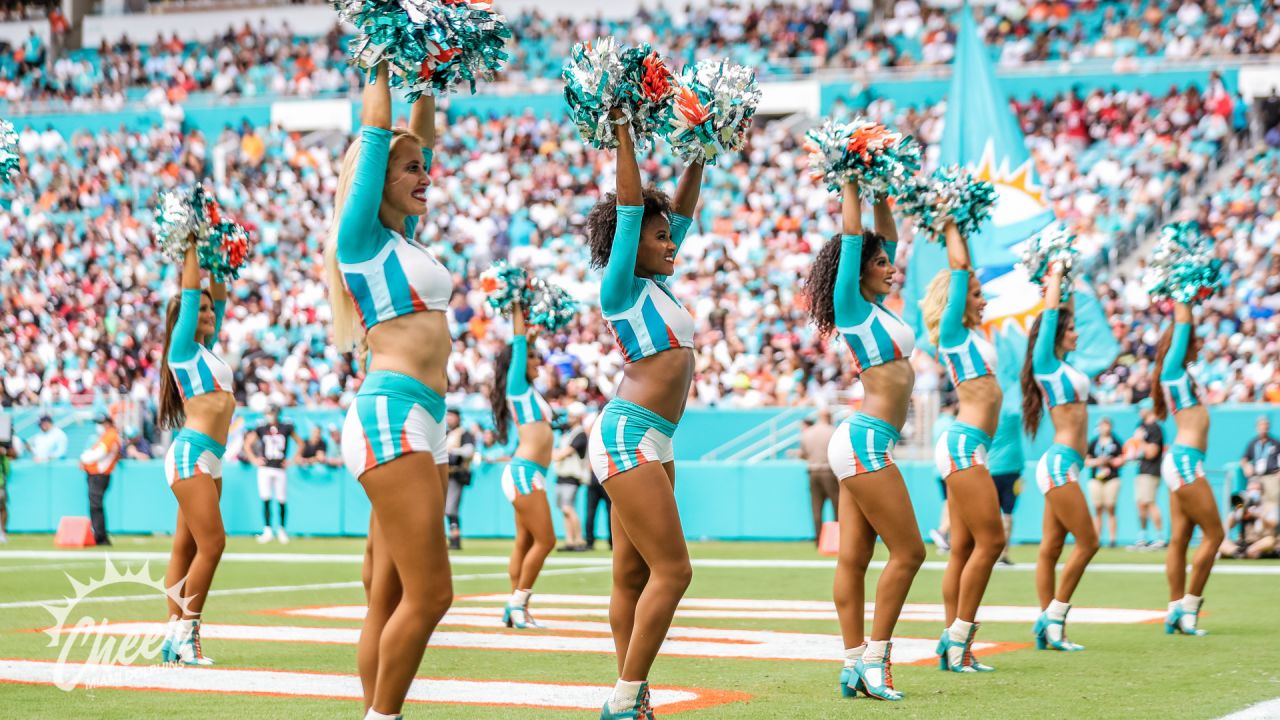 GAME PHOTOS: Week 7 at Dolphins