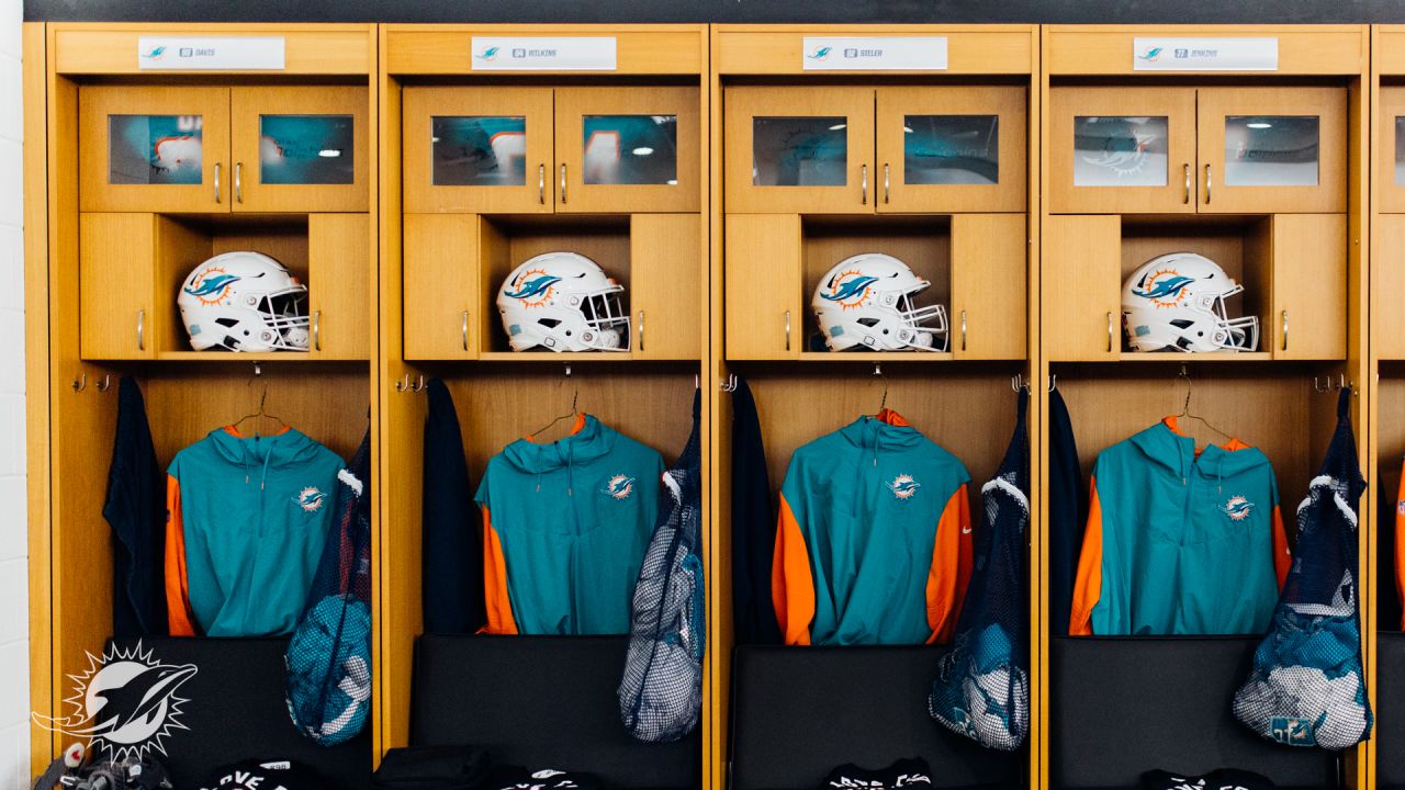 Charitybuzz: 2 Club Seats for Week 18 Miami Dolphins vs NY Jets