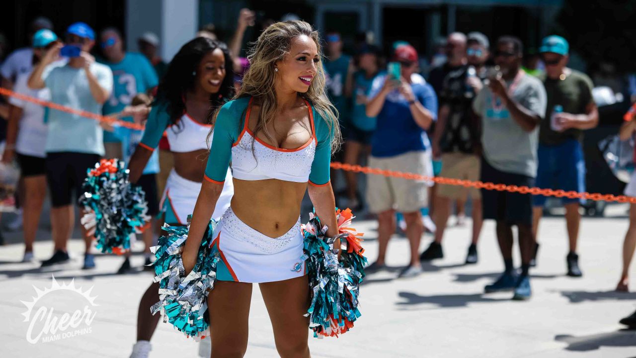 Photo Gallery: Dolphins v. Patriots, Sunday, September 11, 2022