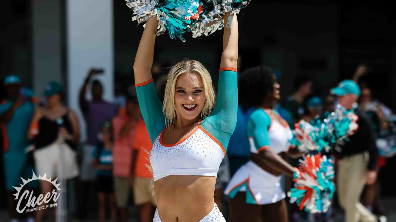 Miami Dolphins Cheerleaders Perform before The Miami Dolphins vs The New  England Patriots NFL Monday Night Football game at Sun Life Stadium Miami,  Florida - 12.09.11 Stock Photo - Alamy