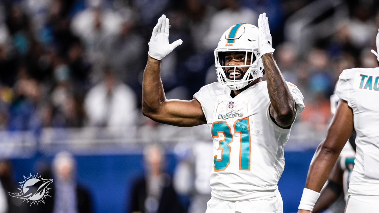 Detroit Lions offense huddles up against the Miami Dolphins during an NFL football  game, Sunday, Oct. 30, 2022, in Detroit. (AP Photo/Rick Osentoski Stock  Photo - Alamy