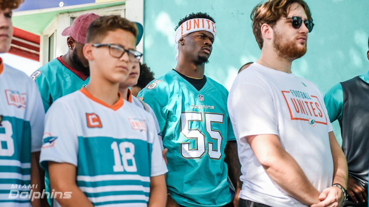 Dolphins Participate In FOOTBALL UNITES™ #DolphinsHuddlefor100