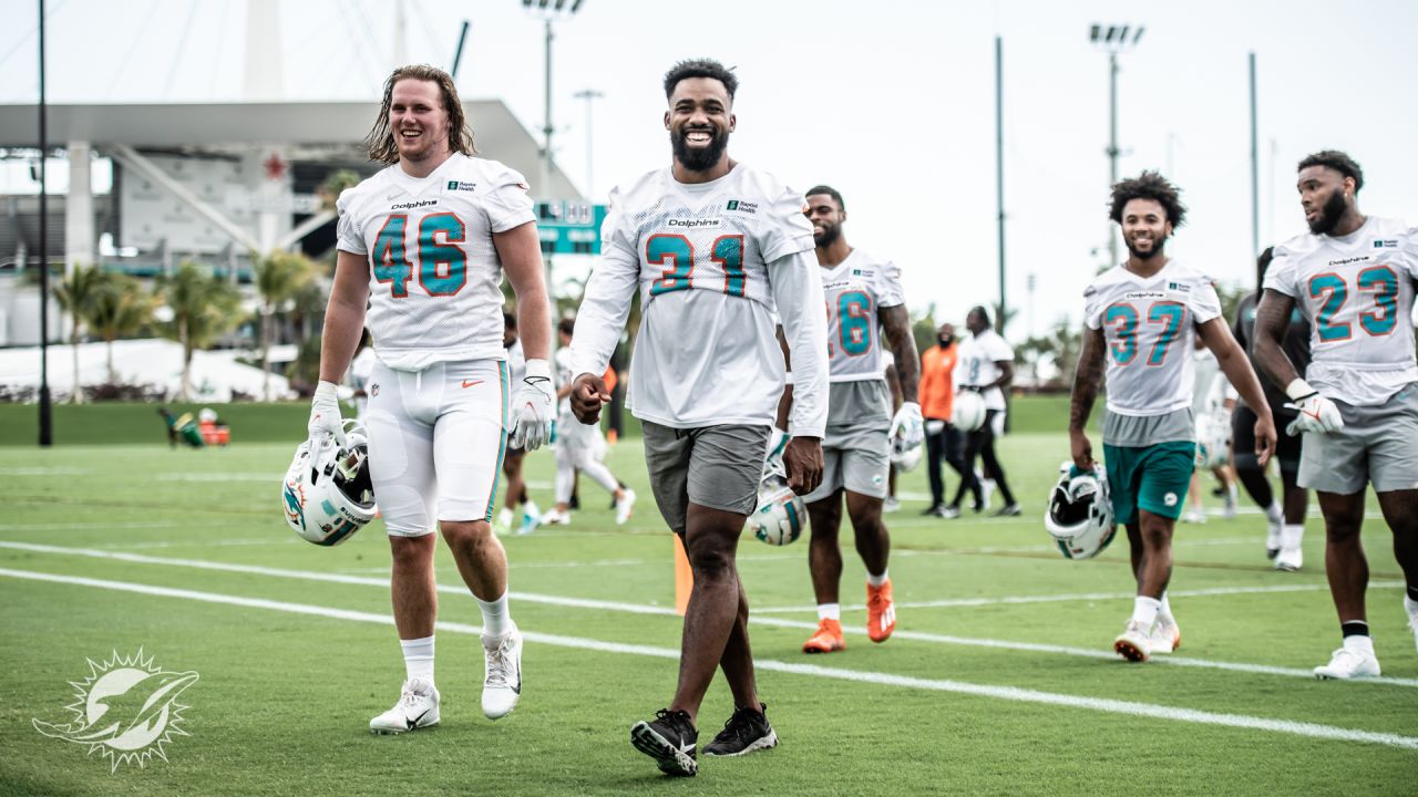 PHOTOS: 2022 Dolphins Voluntary Veteran Minicamp