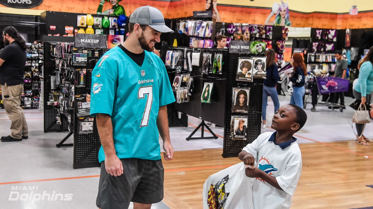 Dolphins Take Elementary School Students to Halloween Shop With A Fin  Presented by Dade County Federal Credit Union