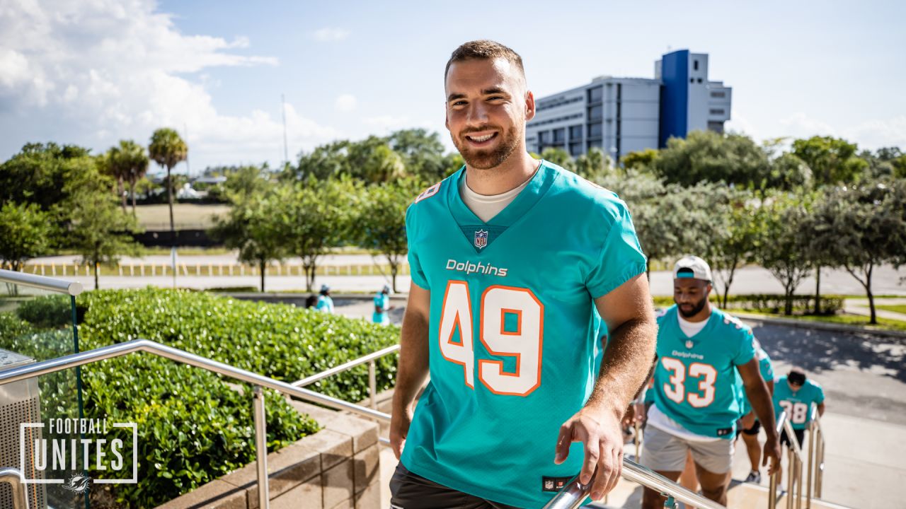 Miami Dolphins Celebrate Police Appreciation Week with Local
