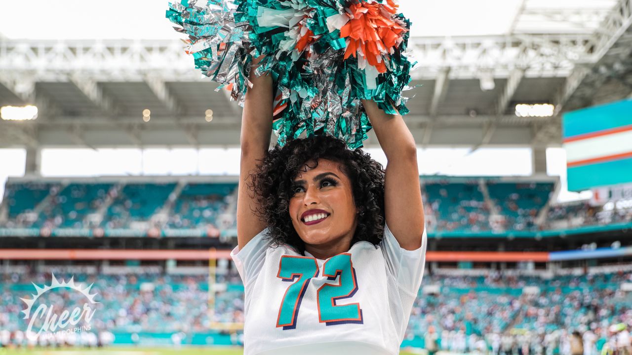 PHOTOS: Dolphins Cheer  Colts vs. Dolphins - Week 4