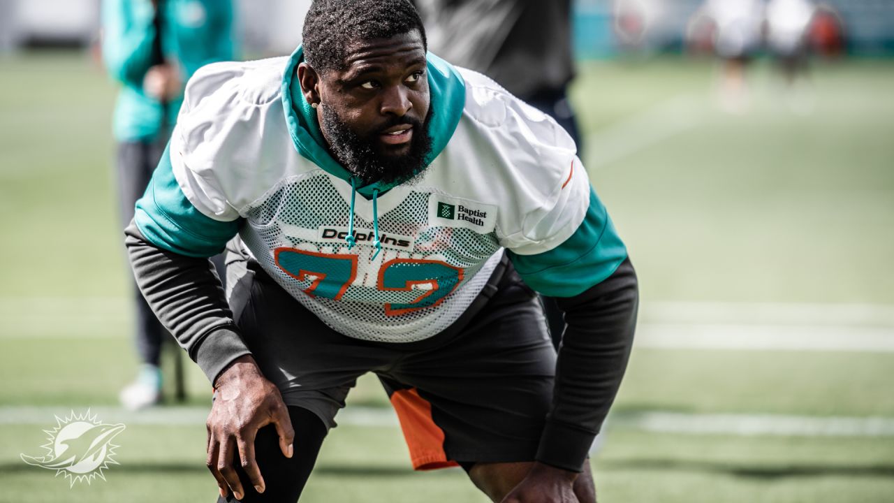 Miami Dolphins need offensive line before a quarterback