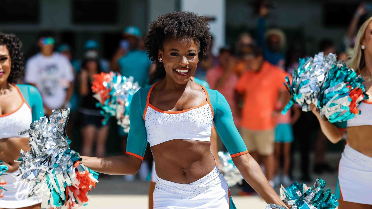 Miami Dolphins Cheerleaders Perform before The Miami Dolphins vs The New  England Patriots NFL Monday Night Football game at Sun Life Stadium Miami,  Florida - 12.09.11 Stock Photo - Alamy