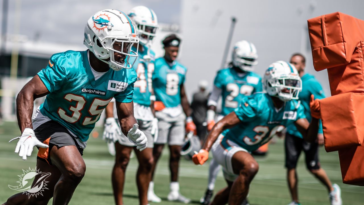 PHOTOS: 2022 Dolphins Voluntary Veteran Minicamp - Day 2