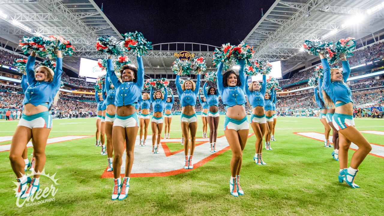 NFL cheerleaders: Week 10