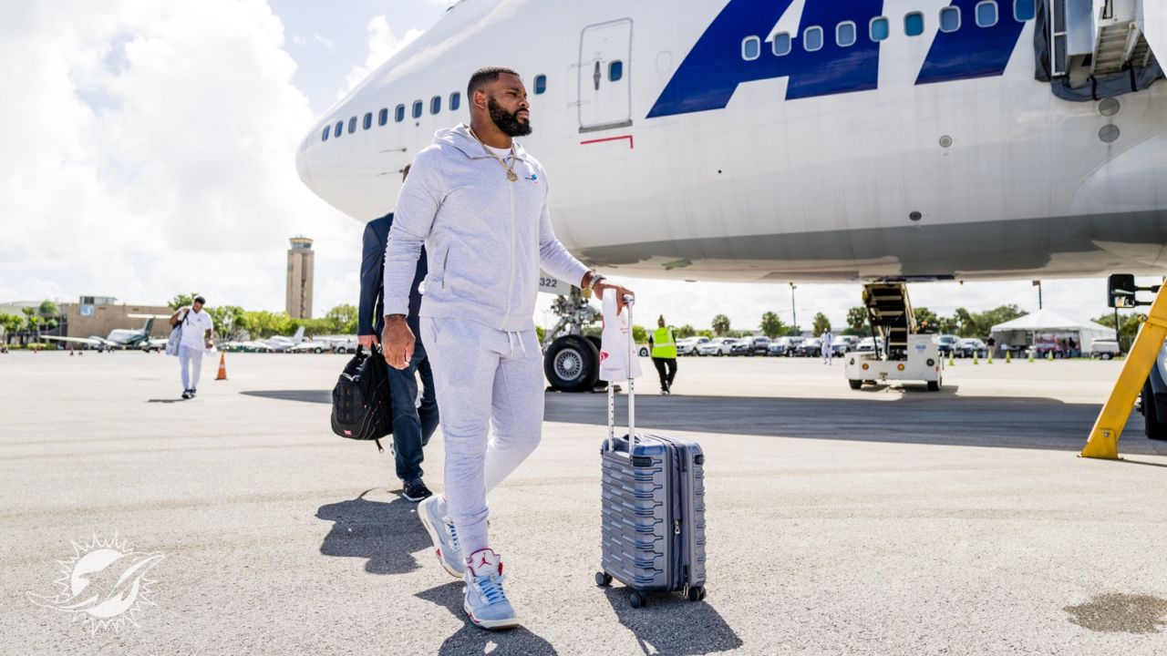 Fascinating: Miami Dolphins' Atlas Air Boeing 747 Charters - One Mile at a  Time